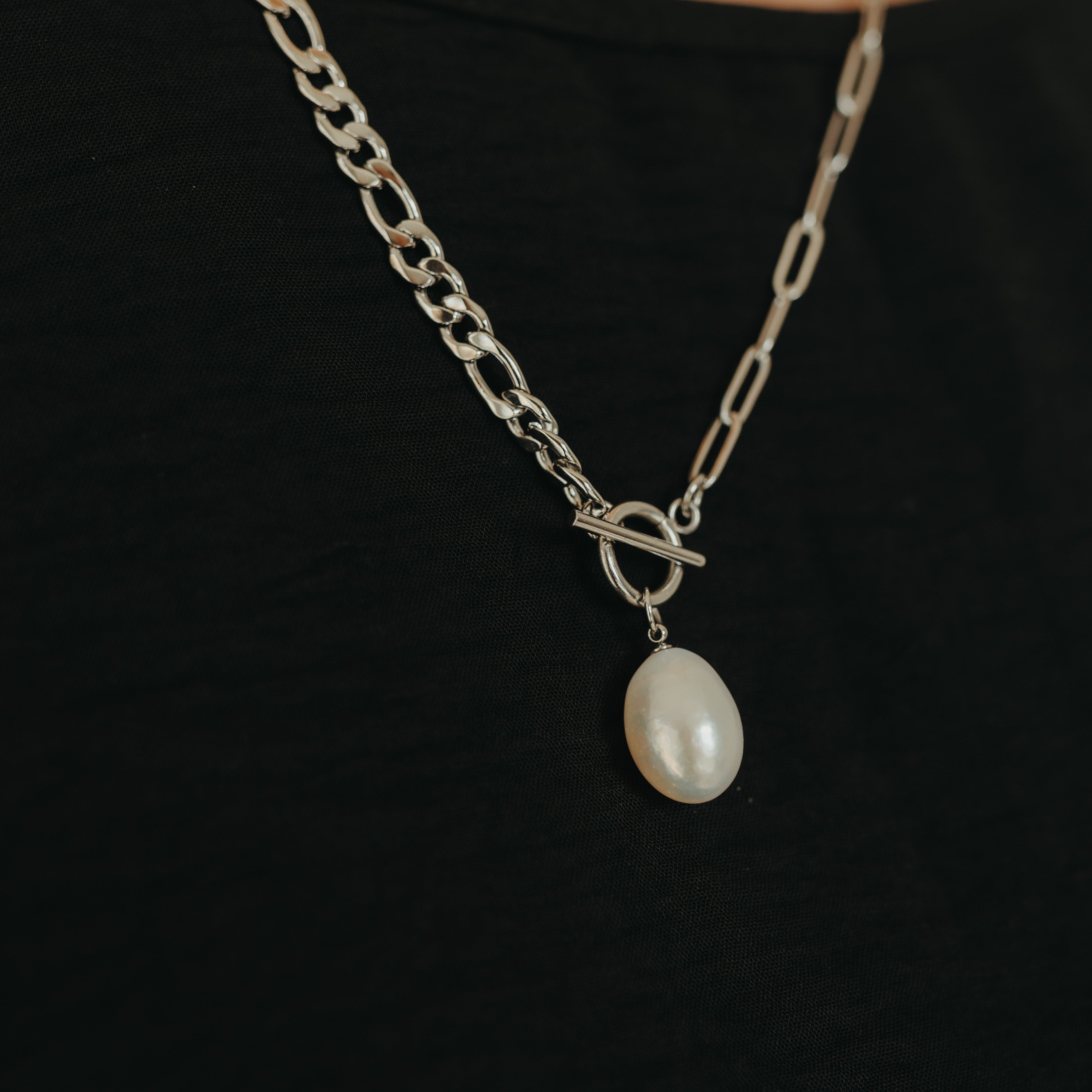 Statement Pearl Necklace