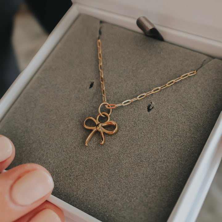 Bow Necklace