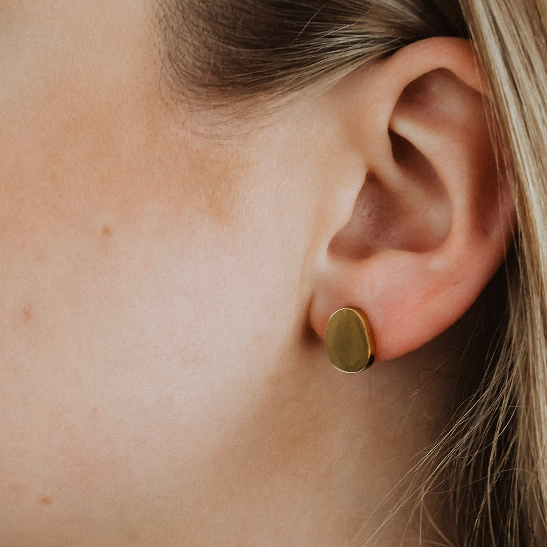 Abstract Circle Stud Earrings