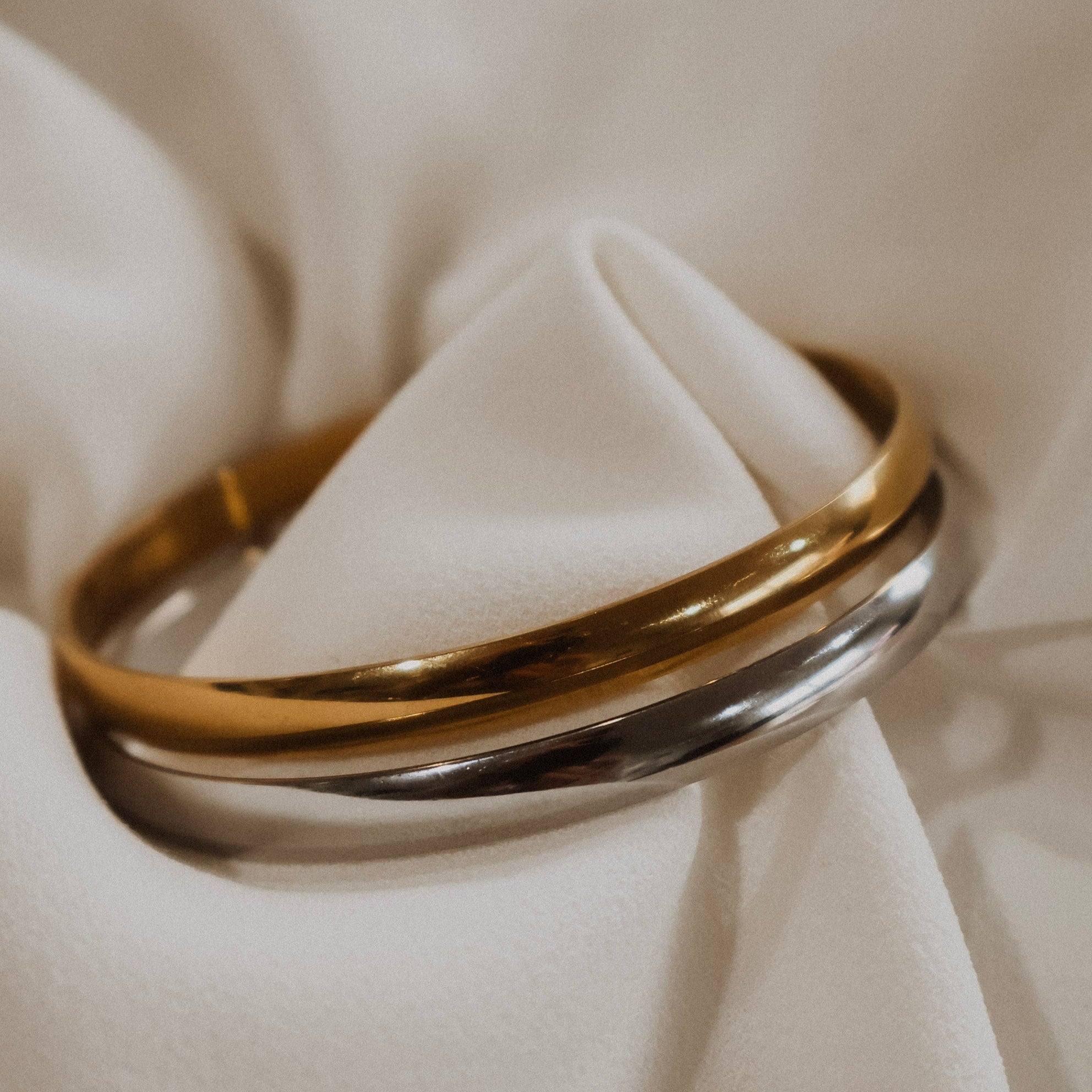 Mixed Size 2 Bangle Bundle