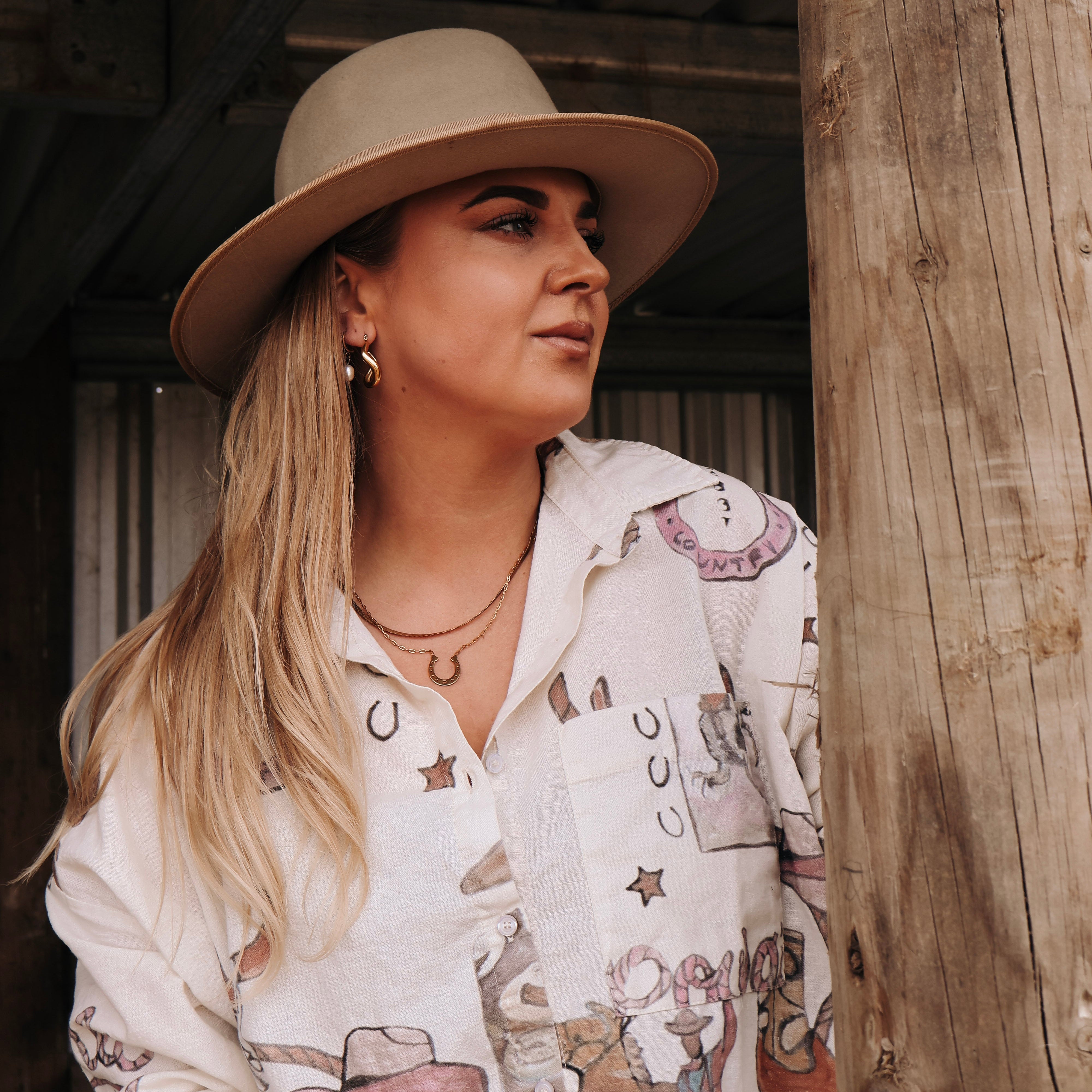 Large Horse Shoe Necklace