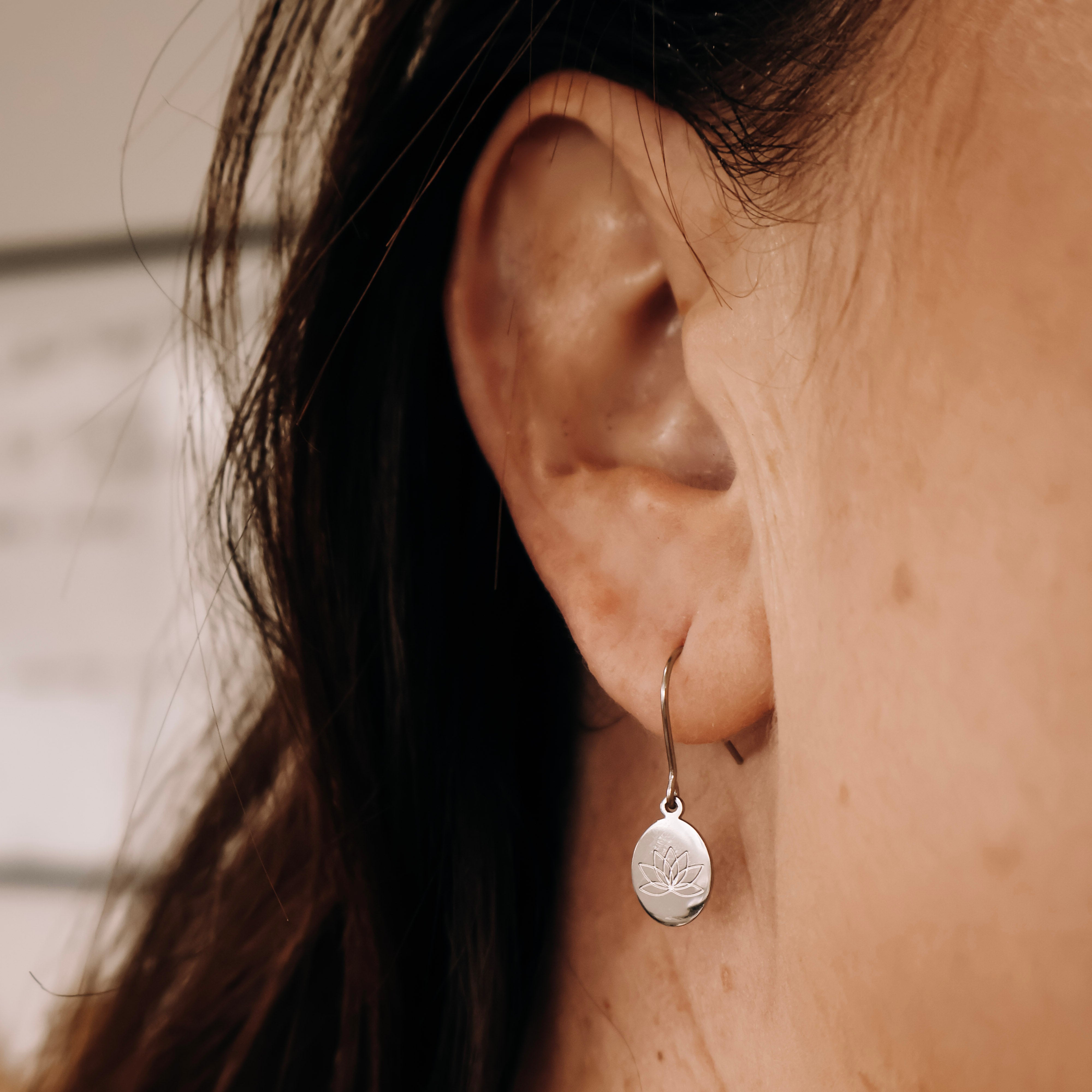 Oval Lotus Wire Earrings