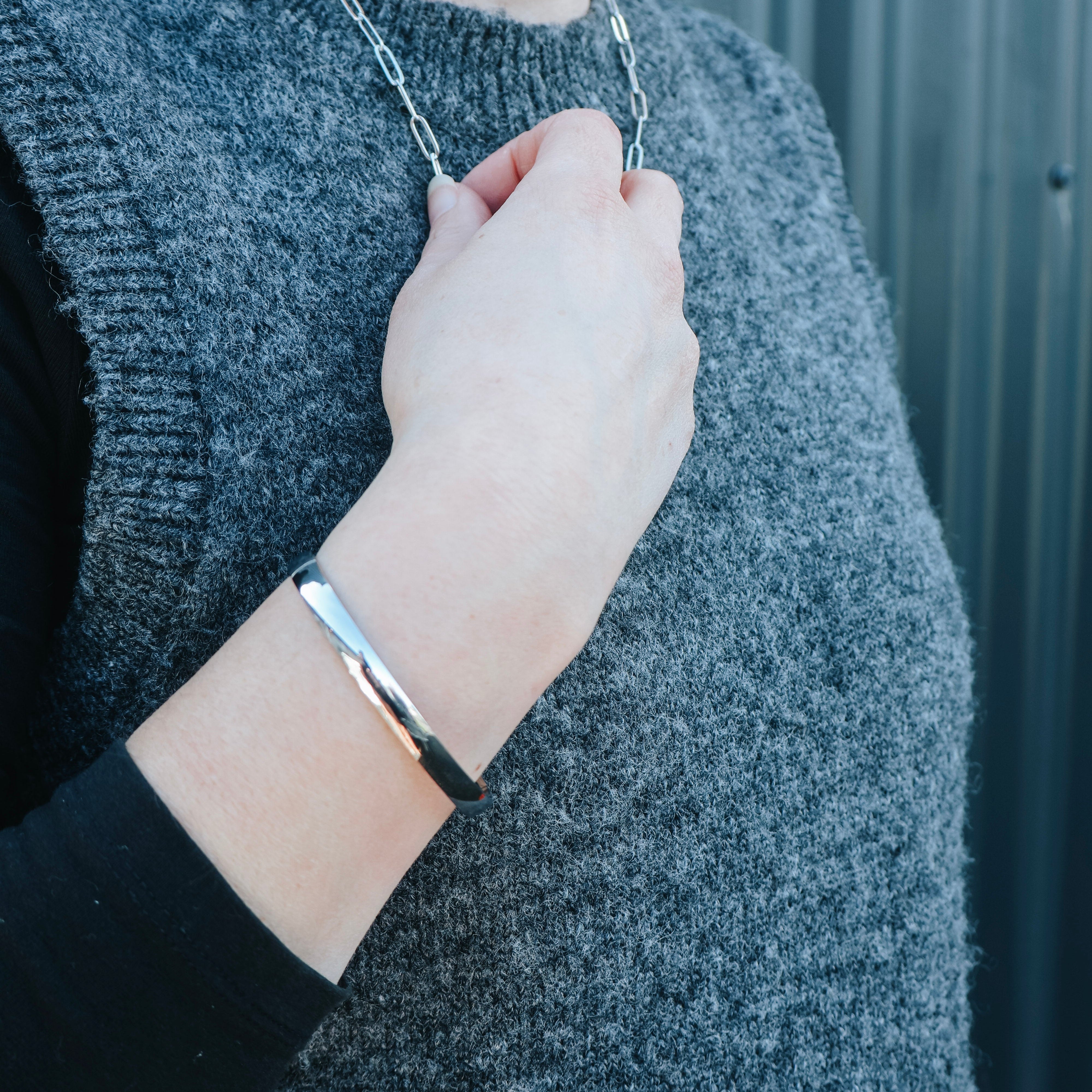 6mm Oval Bangle (wider)
