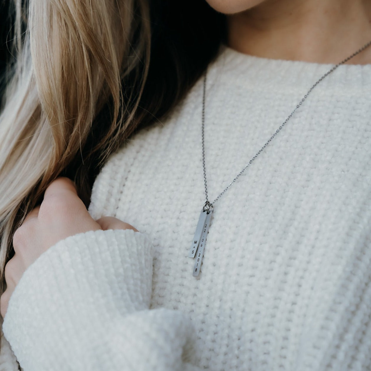 Vertical Bar/Name necklace